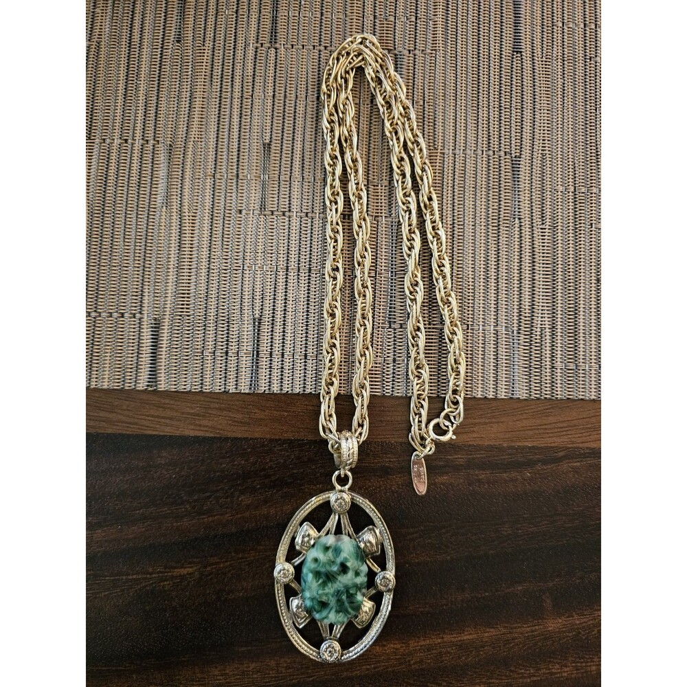 Whiting & Davis Vintage Green Flower Pendant Gold Tone Enamel Necklace Jewelry